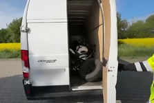 Zloděj převážel kradené motorky za milióny, policisté ho dopadli v Ivanovicích na Hané